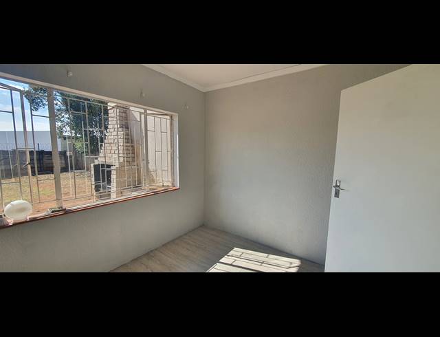 4 BEDROOM HOUSE TO LET IN RENSBURG